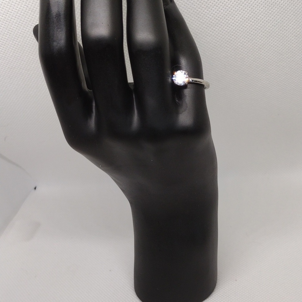 Elegant Silver color Solitaire Ring